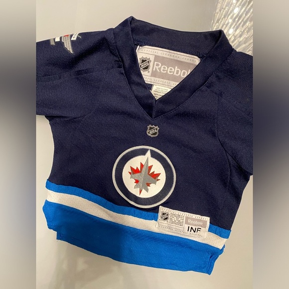 Reebok Winnipeg jets NHL Jersey size 18-24 months - Picture 4 of 7